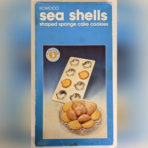 Vintage 1989 Rowoco Sea Shell shaped sponge cookie mold, excellent condition